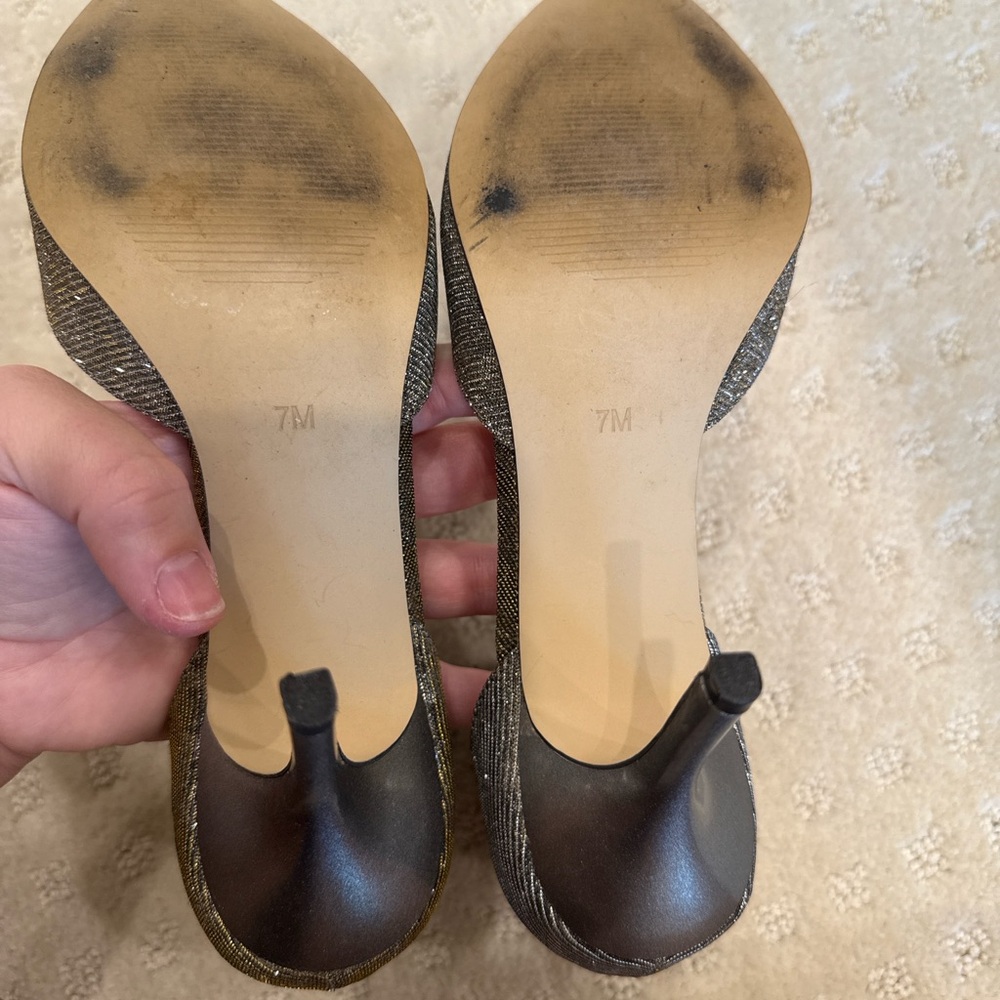 Audrey Brooke Metallic Ankle Strap Pointed Toe Heels | Size 7M - Picture 7 of 7